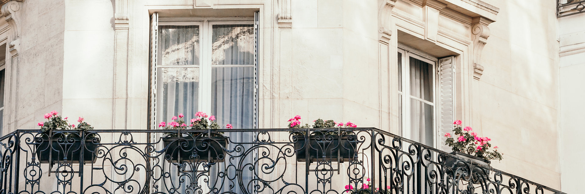 Balcon d'un immeuble parisien